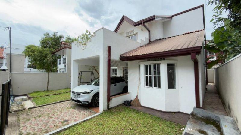 Exterior - House for rent in Malabe