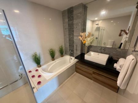 Bathroom - 24th Floor Penthouse | Emperor Residencies