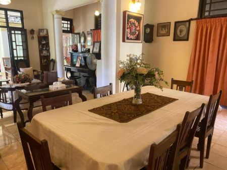 Dining room - Elegant Colonial-Style Residence on 29.5 Perches – S.W. Perera Mawatha, Cotta Road, Rajagiriya