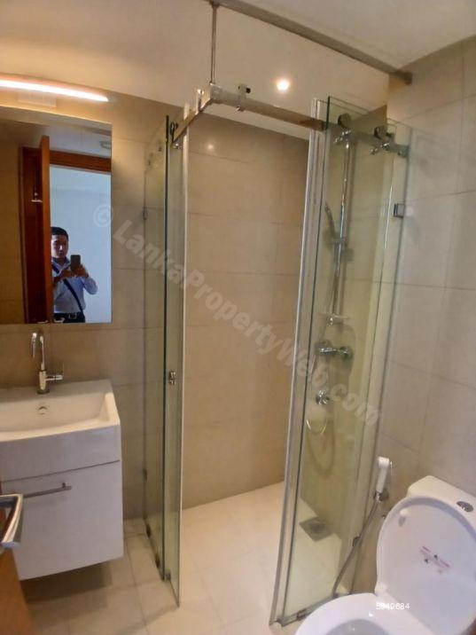 Bathroom - Apartment for sale in Colombo 5