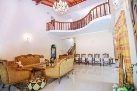 Living Room - 5BR House for Sale in Pelawatta, Battaramulla | LKR 75 Million (HS4713)
