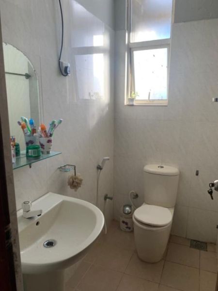 Bathroom - Apartment for Sale in Albert Place, Dehiwela 