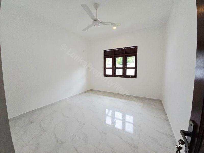 House for sale in Godagama