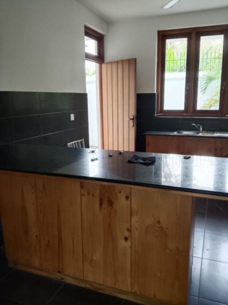 Kitchen - 5 bedroom large house with a pool for rent in Baththaramulla at USD 3000