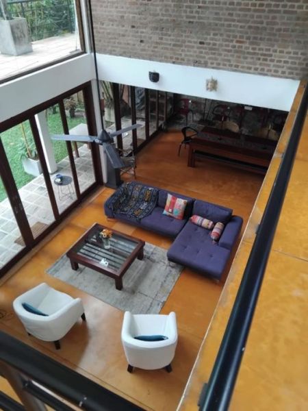 Living Room - Luxury 4-Bedroom House for Rent in Battaramulla / Koswatta
