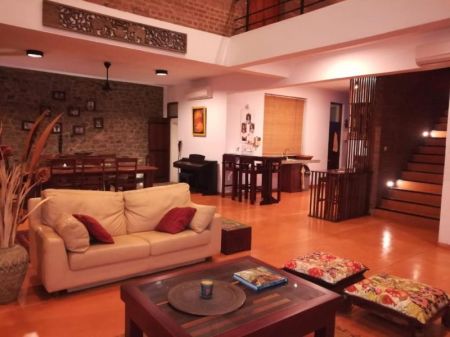 Living Room - Luxury 4-Bedroom House for Rent in Battaramulla / Koswatta