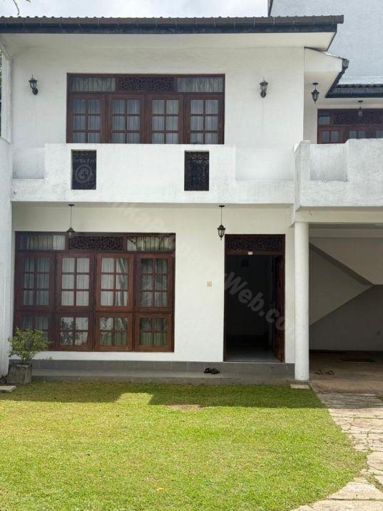 Exterior - House for rent in Battaramulla