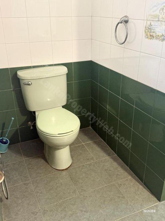 Bathroom - House for rent in Battaramulla