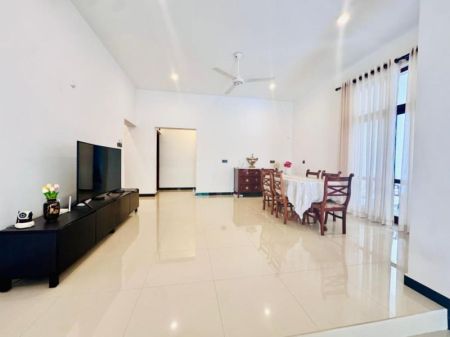 Living Room - House for sale in Thalawathugoda 