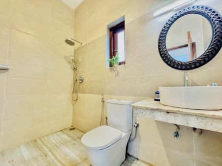Bathroom - House for sale in Thalawathugoda 