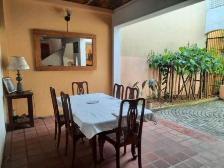 Dining room - Property For Sale In Colombo 03 In Rotunda Gardens 