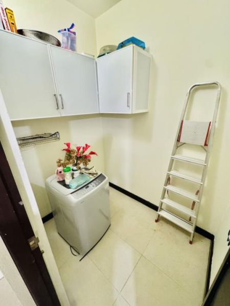 Bathroom - 4 Bedroom House for Sale at Malabe