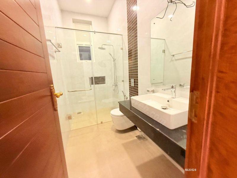 Bathroom - Apartment for sale in Dehiwala