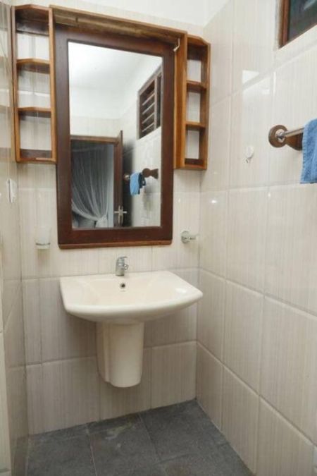 Bathroom - Galle- Kalegana Road- 2 Bedrooms Villa Rent Foreigners