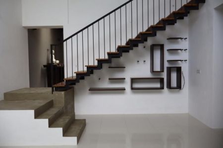 Living Room - 5 Bedroom House for Rent at Boralesgamuwa / LKR 350,000 (EM001RH)