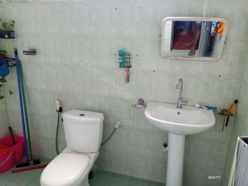 Bathroom - House for sale in Nugegoda