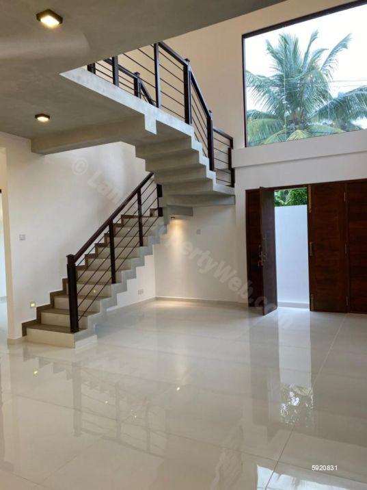 Living Room - House for sale in Athurugiriya