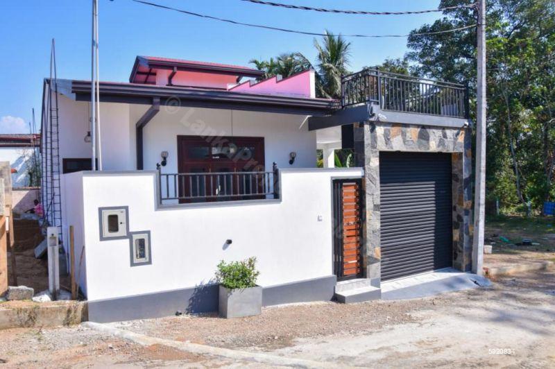 Exterior - House for sale in Athurugiriya