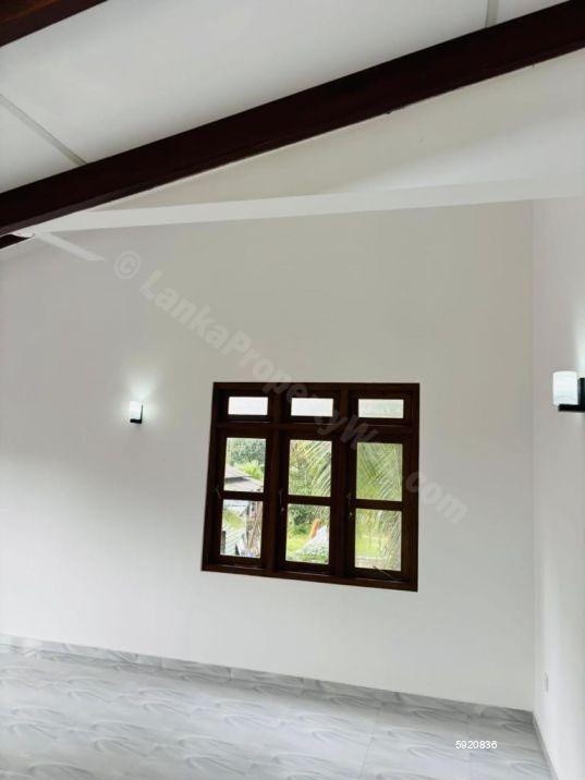 House for sale in Athurugiriya