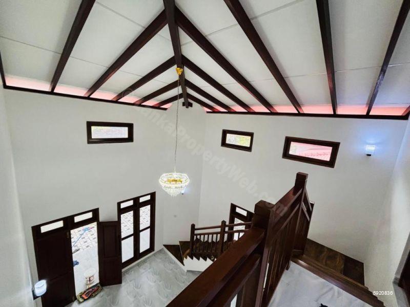 House for sale in Athurugiriya
