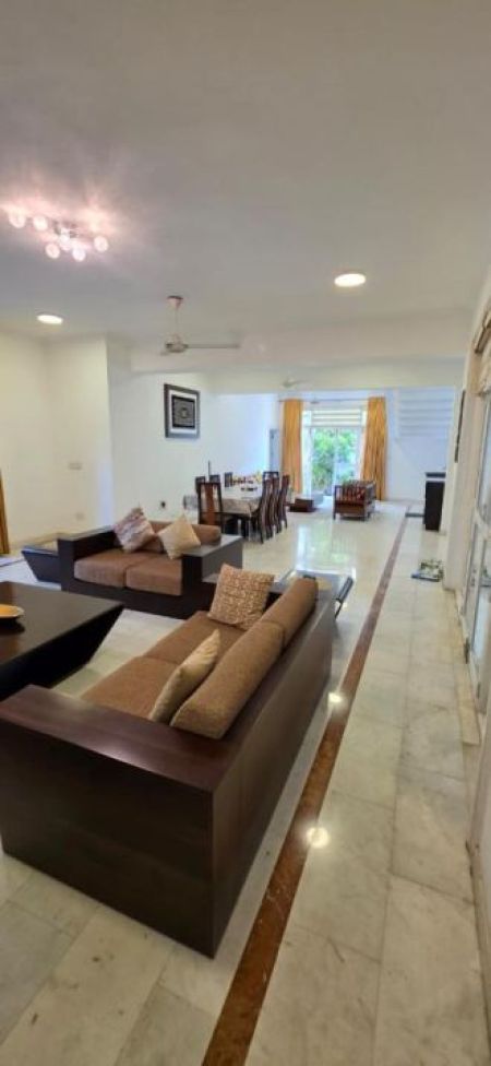 Living Room - Spacious House For Rent In Colombo 05