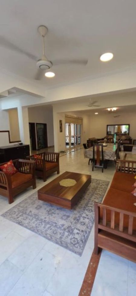 Living Room - Spacious House For Rent In Colombo 05