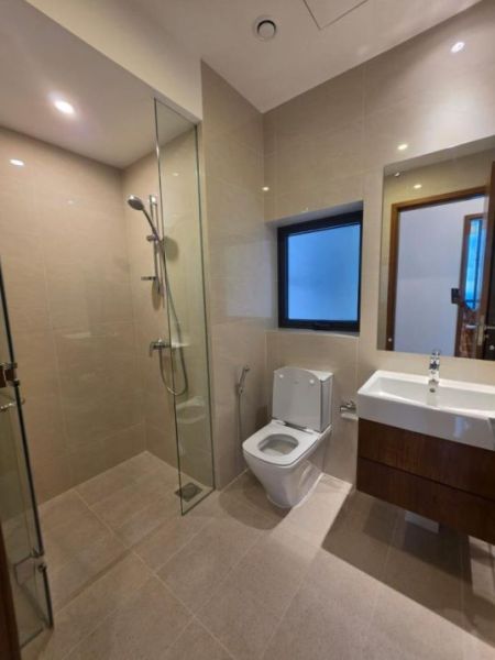 Bathroom - Capital twinpeaks apartment for Rent in Colombo 2 