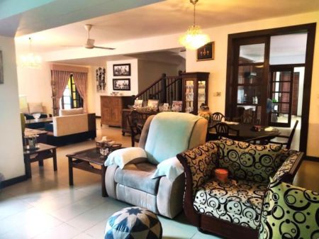 Living Room - Expansive 6BR House for Rent in Prime Colombo 5 – Ideal for Commercial or Residential Use! 