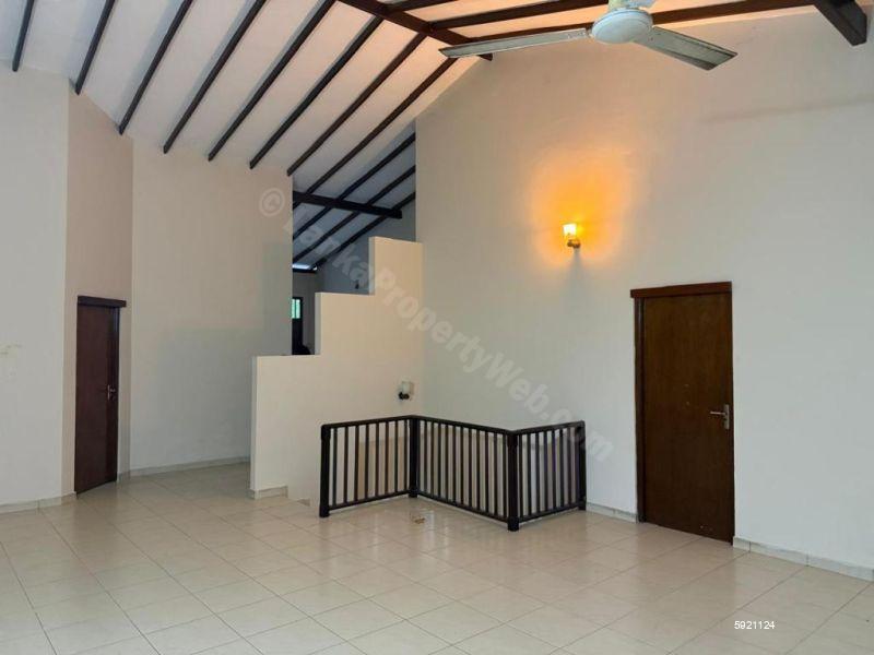 House for sale in Rathmalana