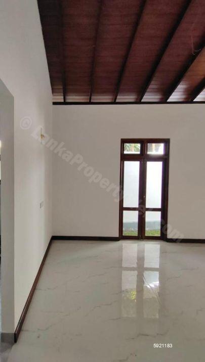 House for sale in Kadawatha