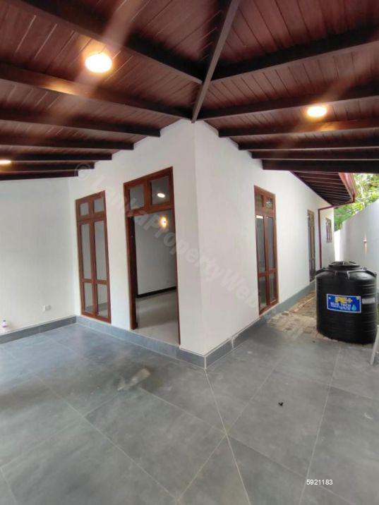 House for sale in Kadawatha
