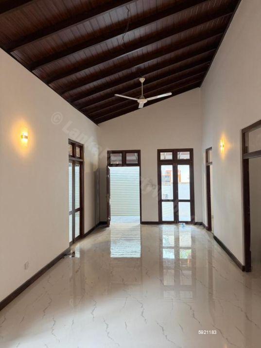 House for sale in Kadawatha