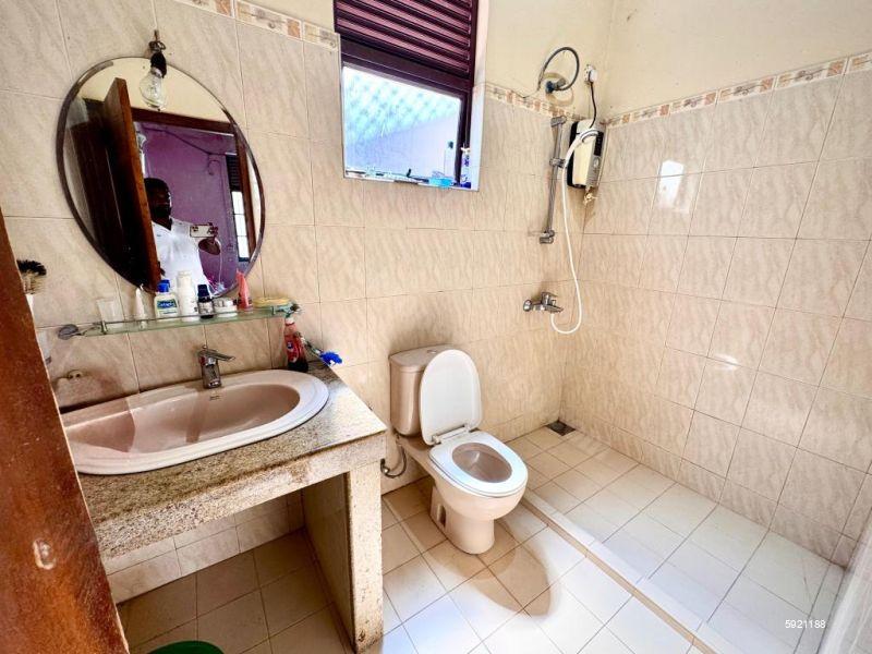 Bathroom - House for sale in Pita Kotte