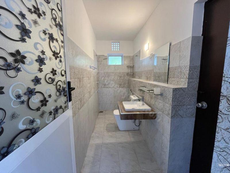 Bathroom - House for rent in Malabe