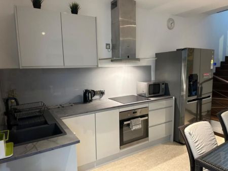 Kitchen - Luxury 6 Bedrooms Villa For Rent in Nawala - PDC21