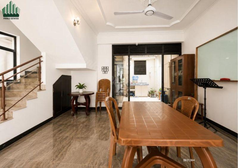 Dining room - House for rent in Colombo 8