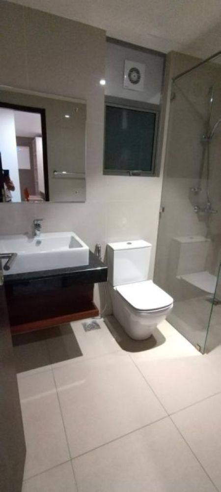 Bathroom - Single Bedroom Apartment For Rent in Aquaria Colombo 05