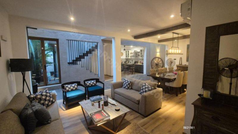 Living Room - House for sale in Colombo 5