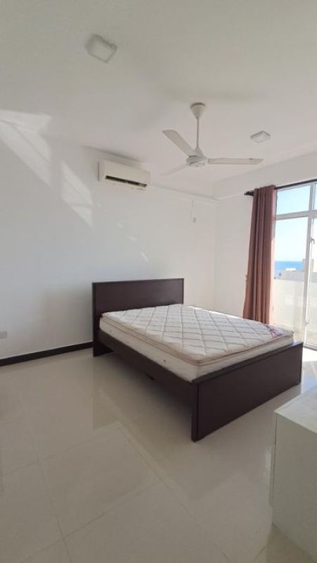 Bedroom - Mount Lavinia - Three Bedroom Ocean-View Apartment for Sale 