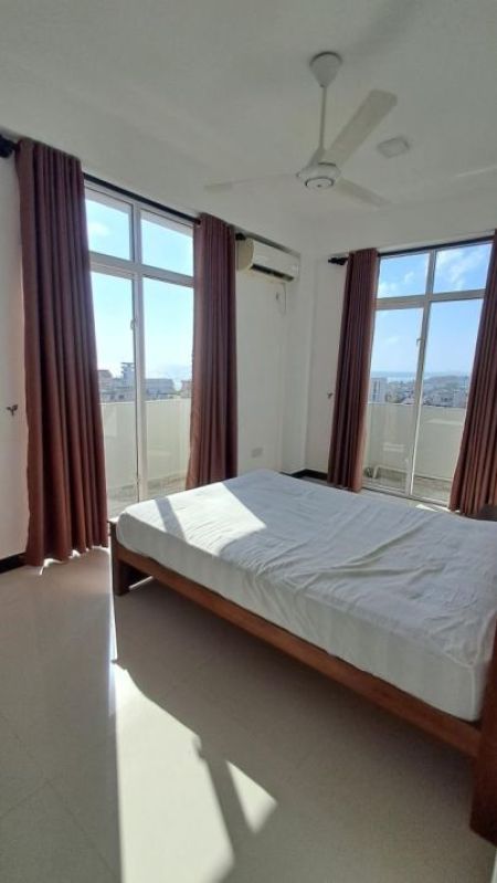 Bedroom - Mount Lavinia - Three Bedroom Ocean-View Apartment for Sale 