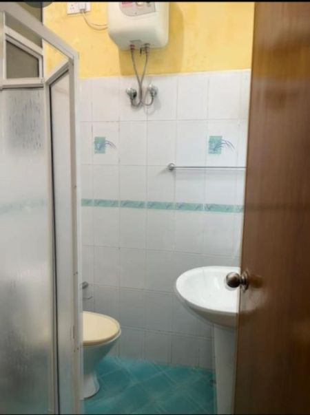 Bathroom - 3 Bedroom Apartment for Sale - Dehiwela | LKR 43 Million (EM854)
