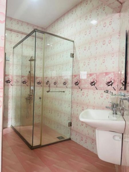 Bathroom - 4 Bedroom Two Storied Luxury House for Sale - Kalutara | 1km to Kalutara Town (EM861)