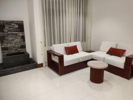 Living Room - 𝗥𝗘𝗡𝗧𝗔𝗟 : 𝗟𝗨𝗫𝗨𝗥𝗬 𝗔𝗣𝗔𝗥𝗧𝗠𝗘𝗡𝗧 - 𝗛𝗔𝗩𝗘𝗟𝗢𝗖𝗞 𝗥𝗢𝗔𝗗
