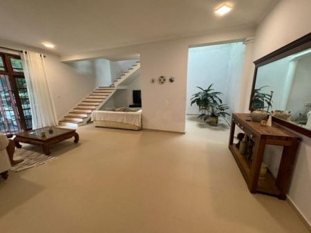 Living Room - ￭ Nugegoda ￭ 05BR House For Rent ￭ (NK11410)