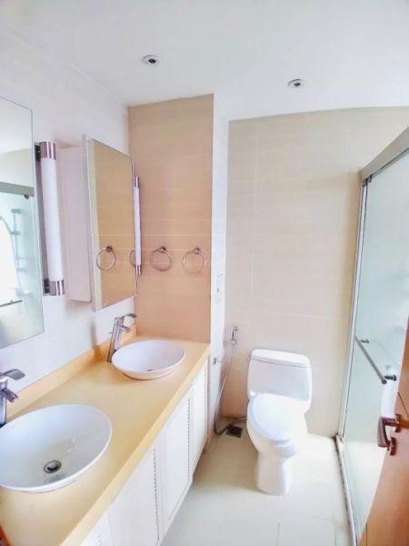 Bathroom - 2 Bedroom Luxury Apartment for Sale - Colombo 5, Havelock City Elibank Tower | LKR 97 Million (Negotiable) (EM864)