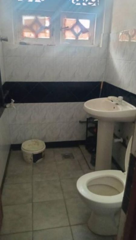 Bathroom -  9BR Multi-Unit Residential Property for Sale in Dehiwala | LKR 105 Mn(HS4739)