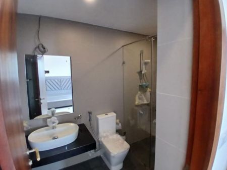 Bathroom - Fully-Furnished Apartment for Sale – Paragon Residencies, Colombo 04
