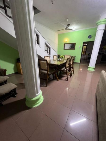 Living Room - 6 Bedroom House for Rent in Colombo 6 / LKR 600,000 (Negotiable) (EM045DK)