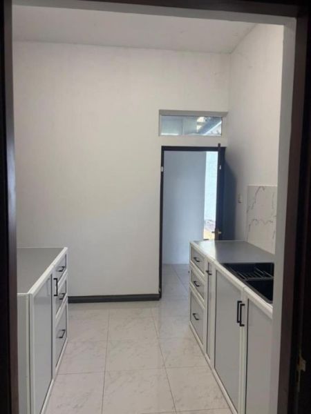 Kitchen - House for Lease in Maharagama – LKR 200,000 Per Month (EM016DV)