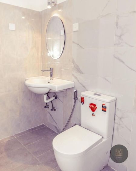 Bathroom - House for rent in Rajagiriya 